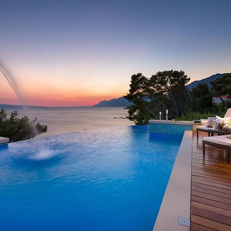 Luxury Seafront Villa Brela Pride With Private Heated Pool At The Beach In Brela - Baska Voda Zewnętrze zdjęcie